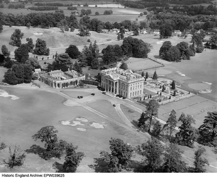 Photo de Parc Moor et orangerie / bloc stable - Historic England / Historic England Archive