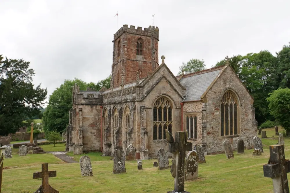 Photo de Église du Saint-Esprit - Historic England