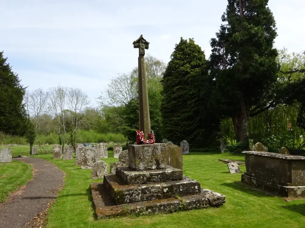 Photo de Croix de l'église à environ 8 mètres au sud du chœur de l'église de St Mary - Historic England / Bryn Griffiths