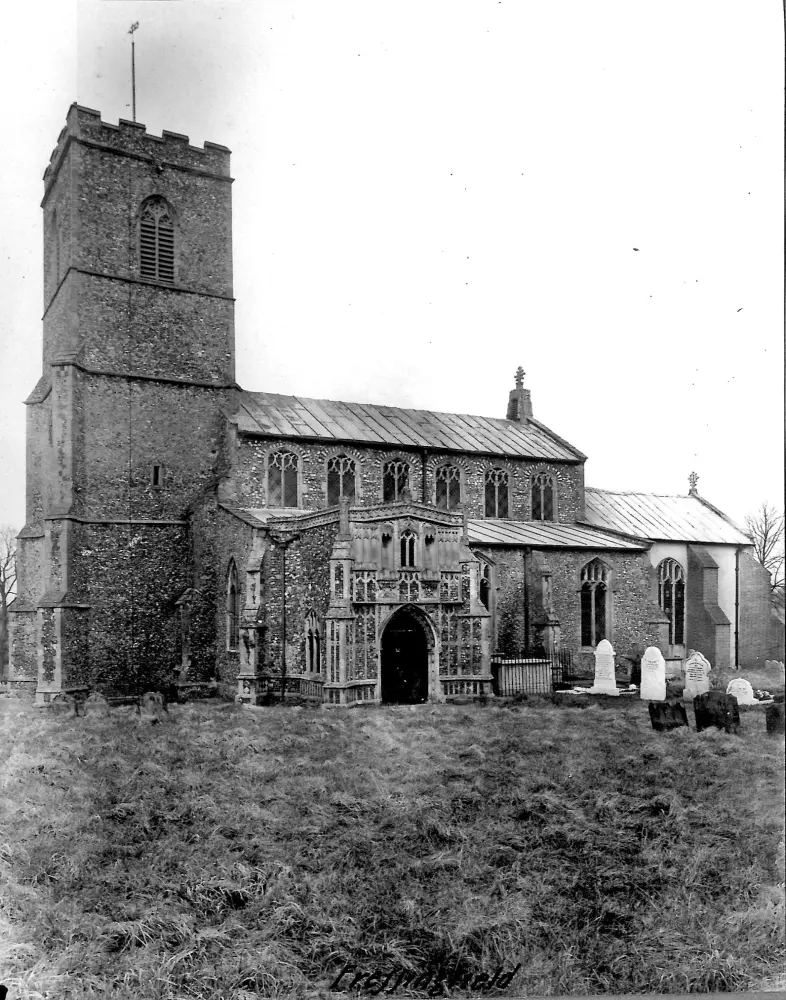 Photo de Église de St Peter et St Paul - Historic England