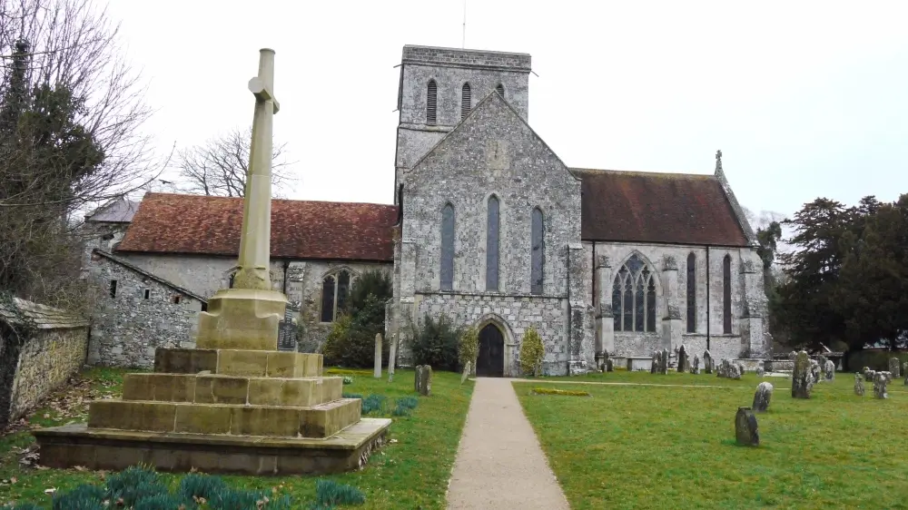 Photo de Église de St Mary et St Melor - Historic England / David Lovell