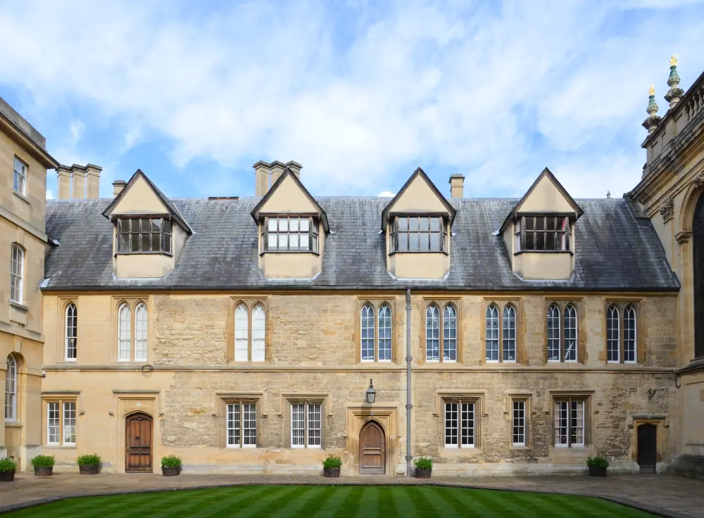 Photo de Trinity College, Range East - Historic England / Brian Mawdsley