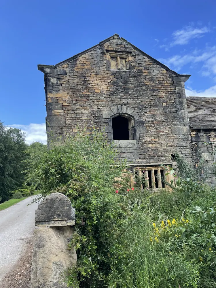Photo de Mansion Kirklees Hall et écuries attachées - Historic England / Daniel Wharton