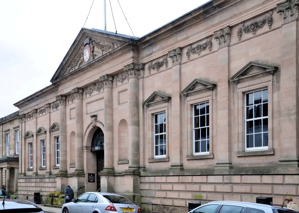 Photo de L'ancien Shire Hall et les tribunaux - Historic England