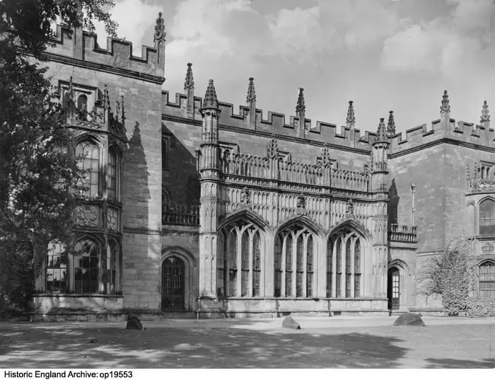 Photo de Arbury Hall - Historic England / Historic England Archive