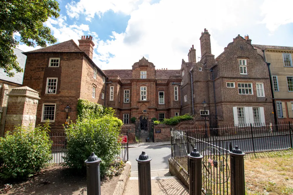 Photo de Maison de restauration, y compris le mur et les porte-ailes attachées à l'avant - Historic England