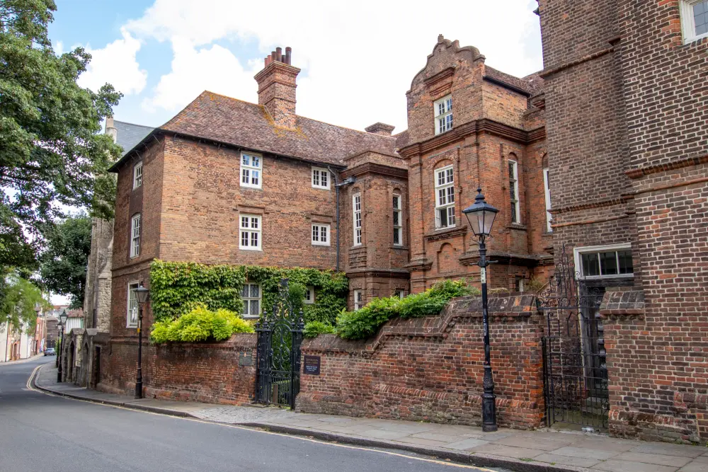 Photo de Maison de restauration, y compris le mur et les porte-ailes attachées à l'avant - Historic England