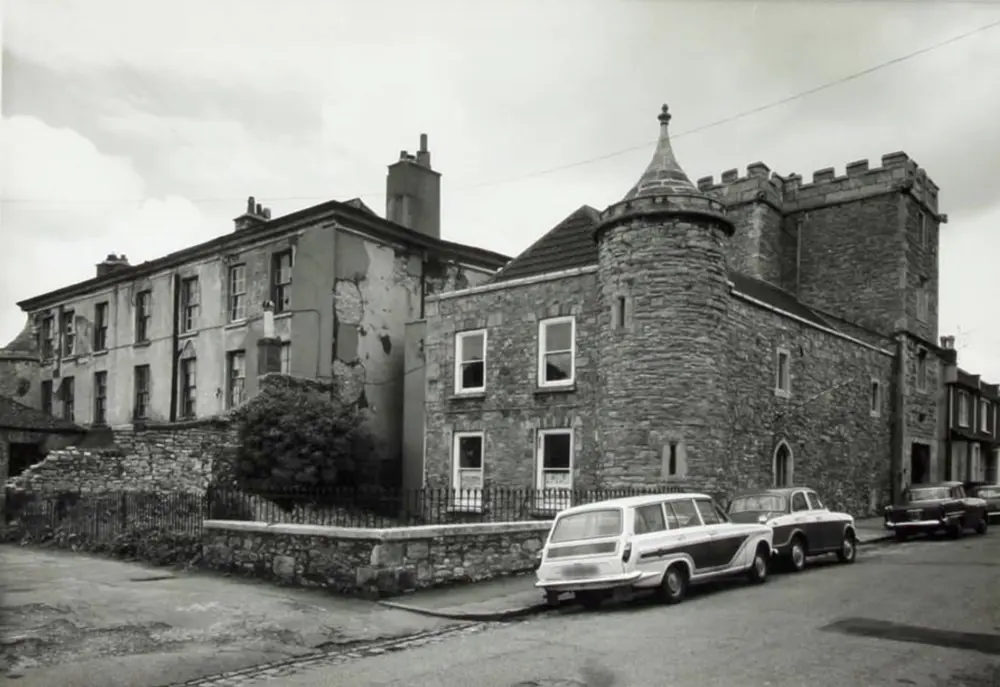 Photo de House College et 
Westbury College - Historic England