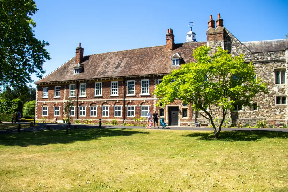 Photo de Hall place - Historic England / Charles Watson