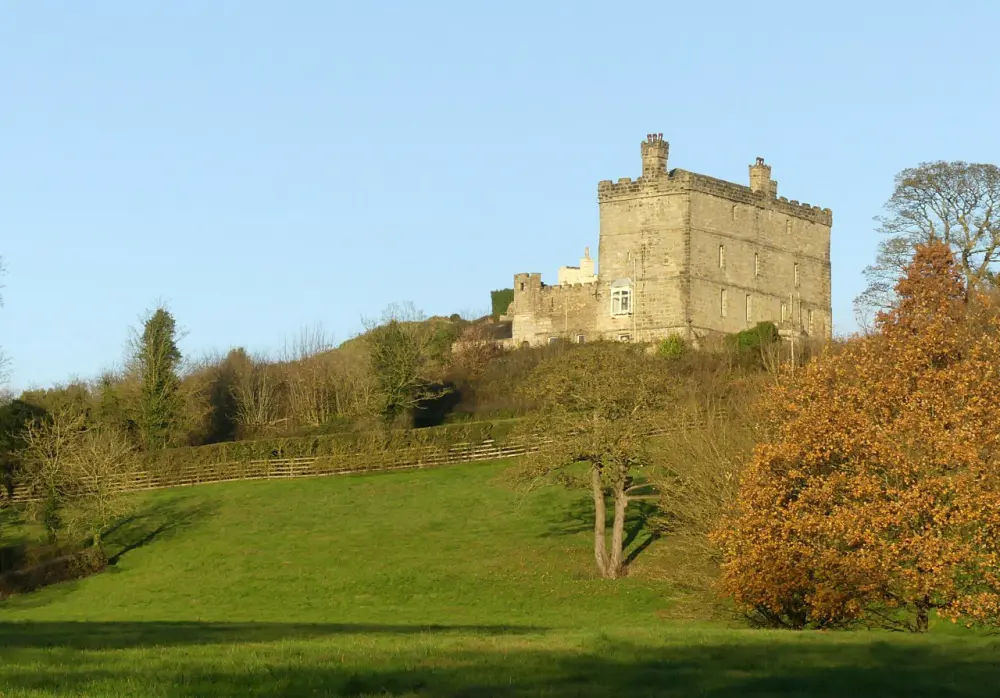 Photo de Château de Crayke - Historic England / Alan Murray-Rust