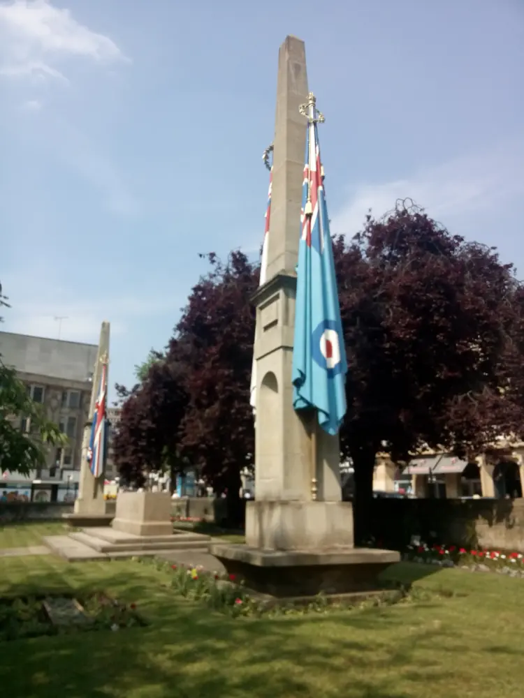 Photo de Le Mémorial de la guerre de la ville et du comté - Historic England