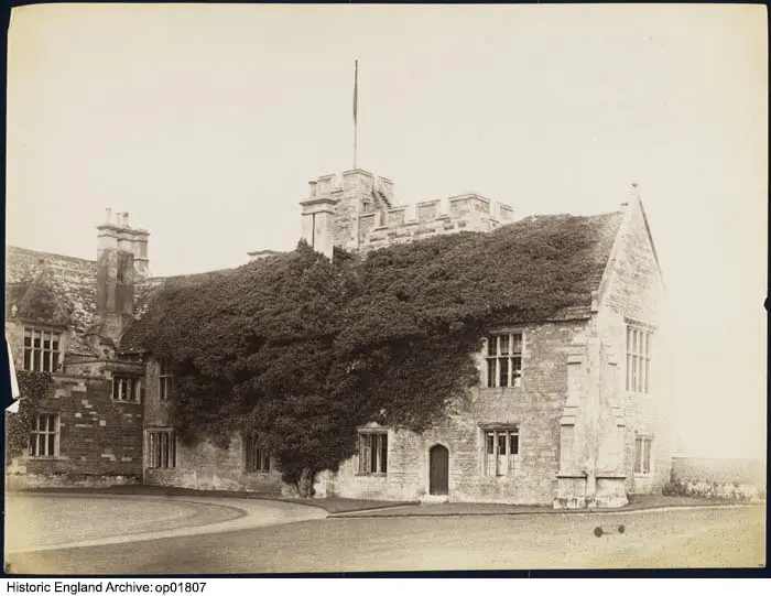 Photo de Château de Rockingham - Historic England / Historic England Archive