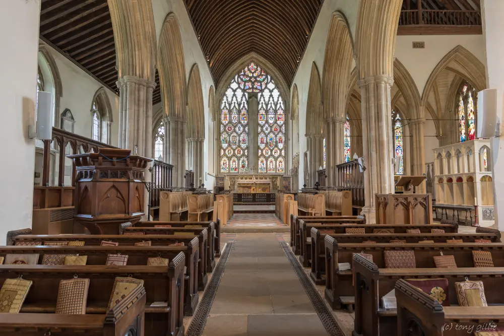 Photo de Église de l'abbaye de St Peter et St Paul - Historic England