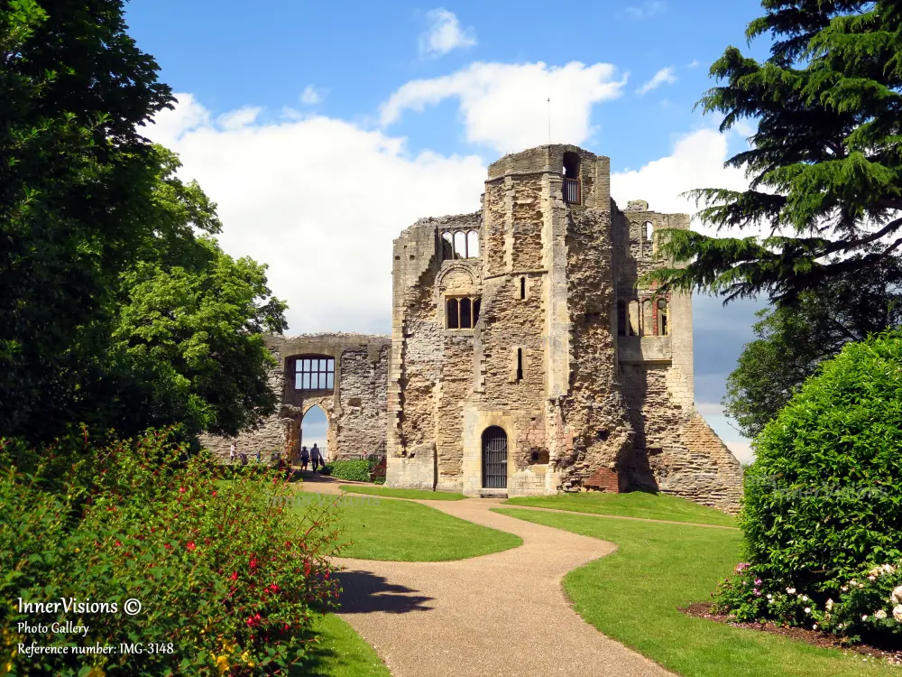 Photo de Reste du château de Newark - Historic England