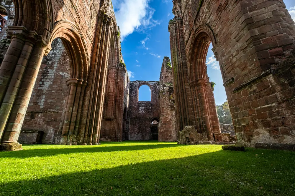 Photo de Furness Abbey, y compris tous les restes médiévaux en soins du patrimoine anglais - Historic England / Tyran Choy