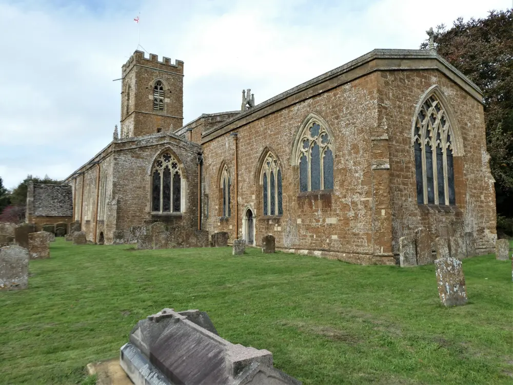 Photo de Église de St Peter et St Paul - Historic England