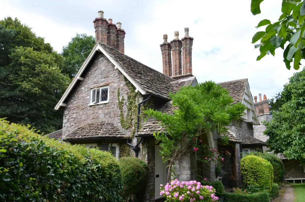 Photo de Blaise Hamlet, double chalet - Historic England