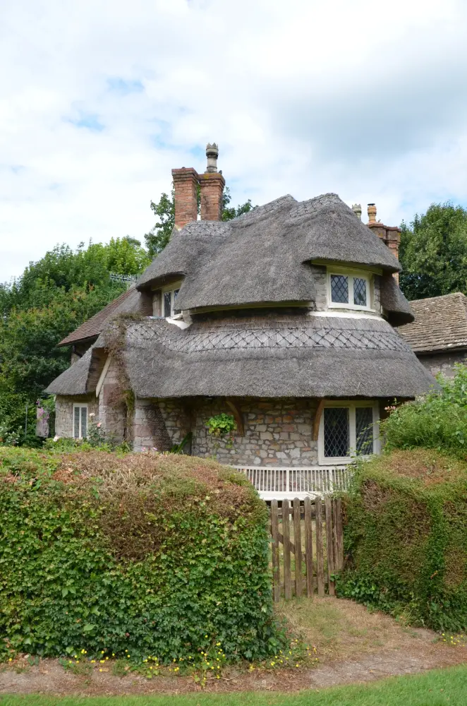 Photo de Blaise Hamlet, chalet circulaire - Historic England