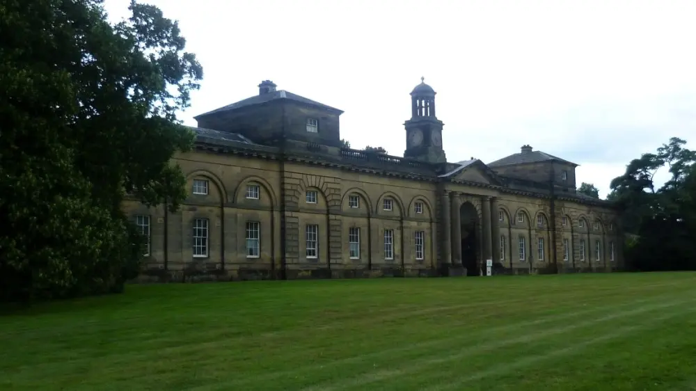 Photo de Bloc stable et école d'équitation - Historic England / Kevin Waterhouse