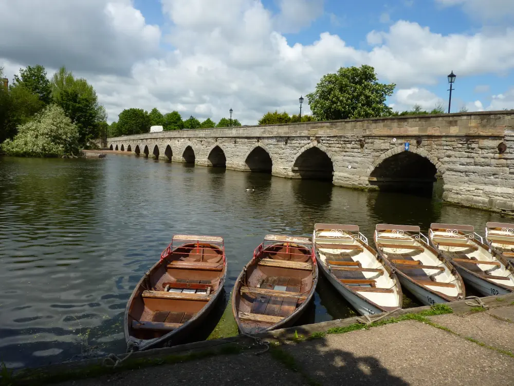 Photo de Bridge de Clopton et ancienne maison de péage attachée - Historic England / P Hampel