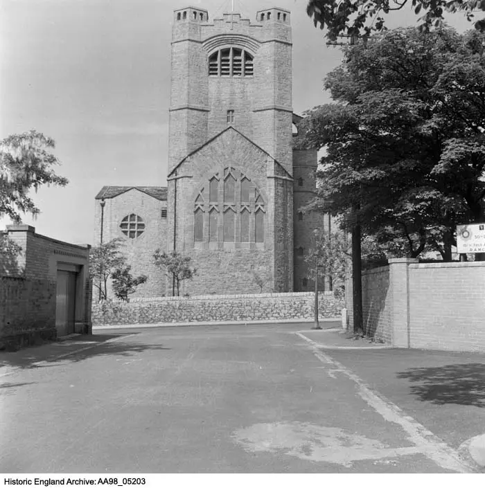 Photo de Église de St Andrew - Historic England / Historic England Archive