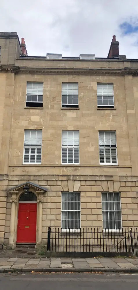 Photo de Nombres 18-21 et balustrades de zone attachées - Historic England
