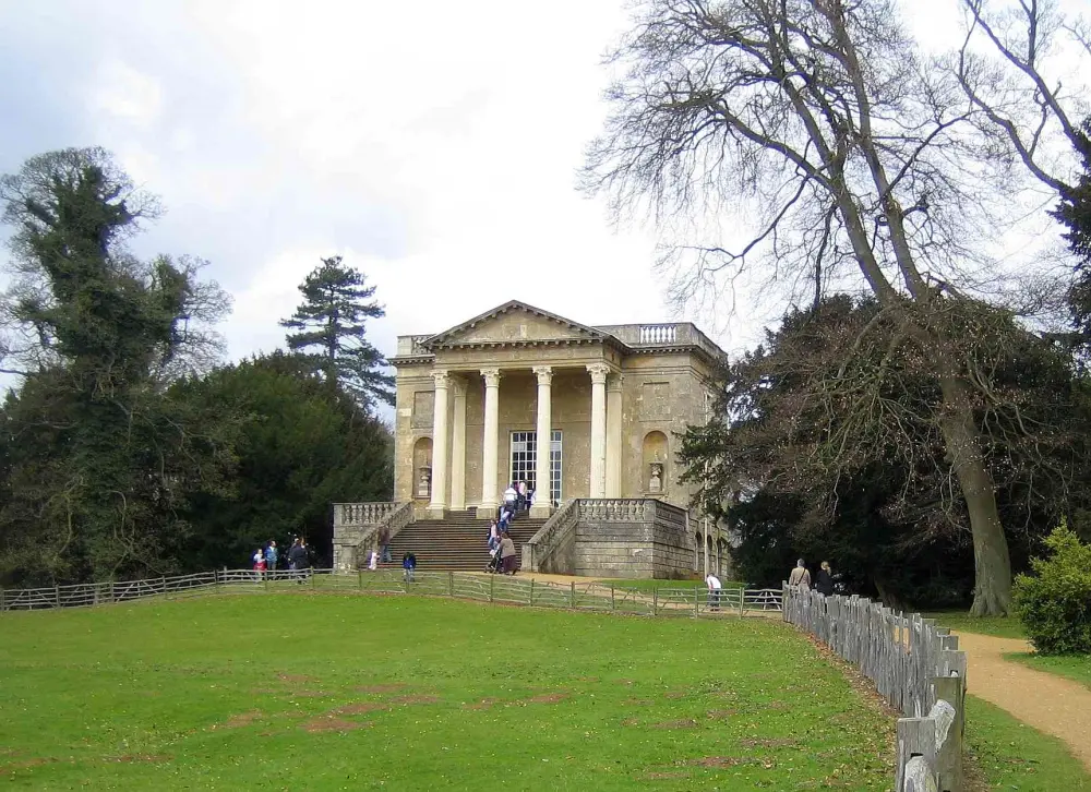 Photo de Le temple du Queens - Historic England / Nigel Cox