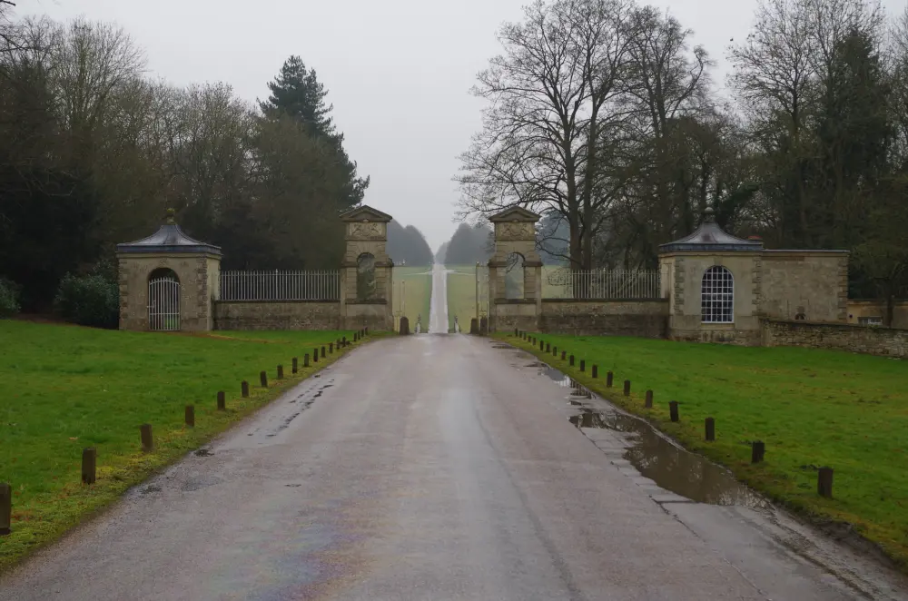 Photo de La porte d'Oxford, les piles de la porte et les lodges - Historic England