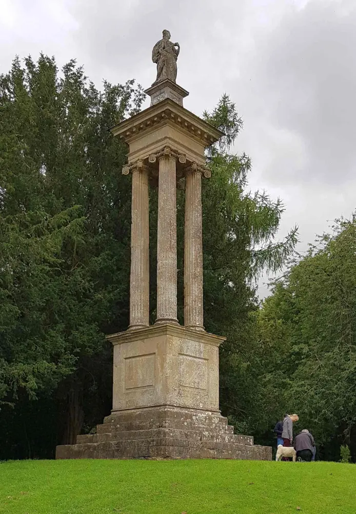 Photo de Monument Queen Carolines - Historic England