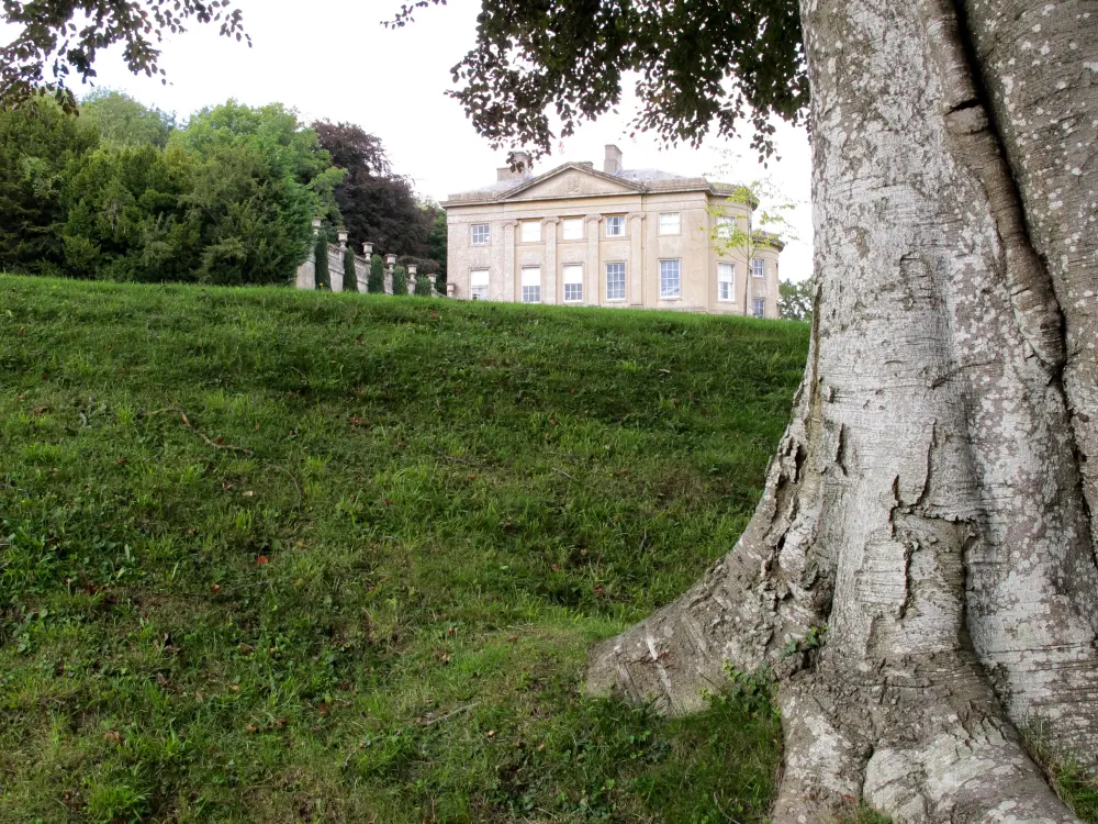Photo de Claverton Manor (The American Museum) et murs d'écran au nord et au sud - Historic England