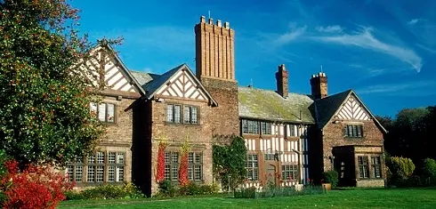 Photo de Wardley Hall - Historic England / Barrie Price