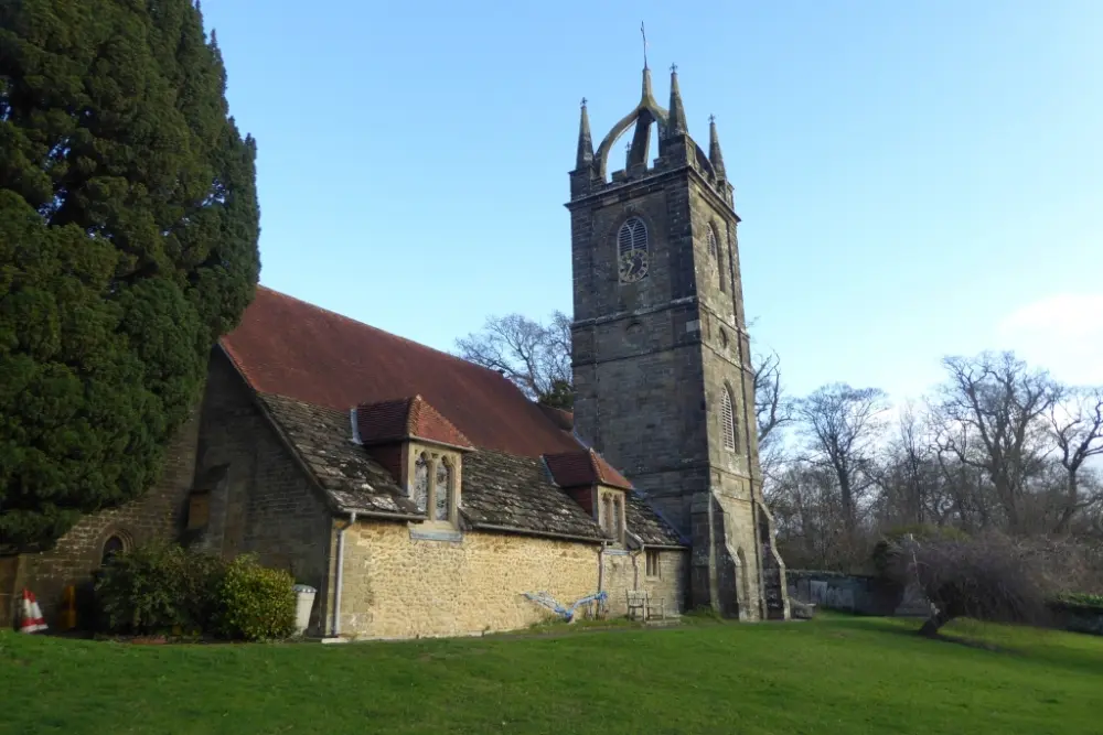 Photo de L'église paroissiale de tous les reliques - Historic England