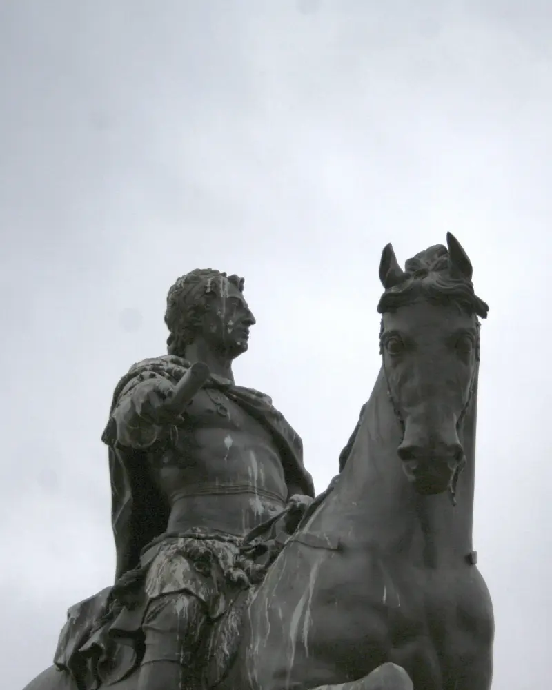 Photo de Statue équestre de William III - Historic England