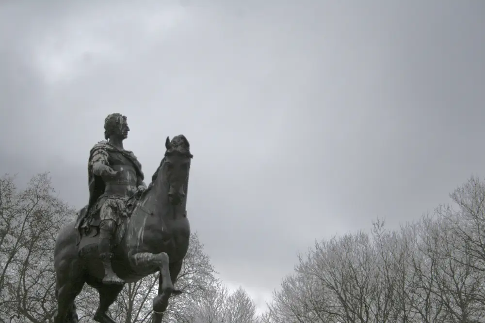 Photo de Statue équestre de William III - Historic England