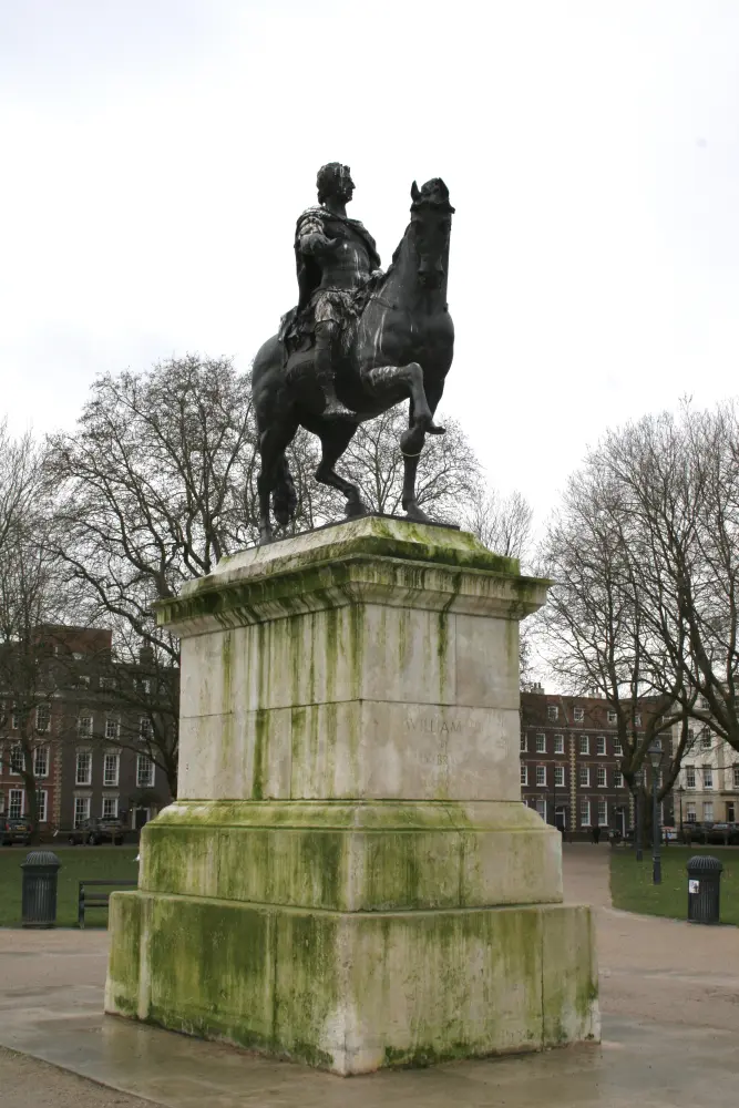 Photo de Statue équestre de William III - Historic England