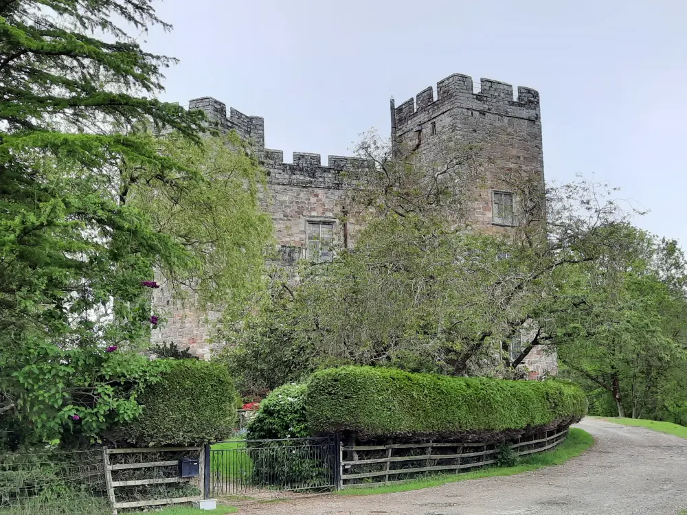 Photo de Château de dacre - Historic England