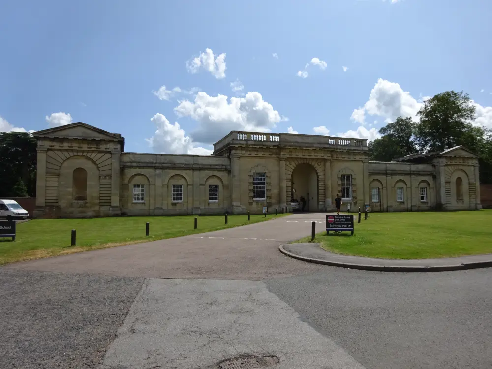Photo de Gatehouse à l'école Kimbolton - Historic England