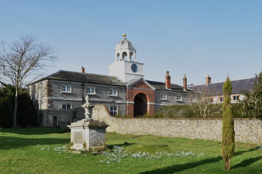 Photo de Les écuries de Glynde au sud-ouest de la maison - Historic England