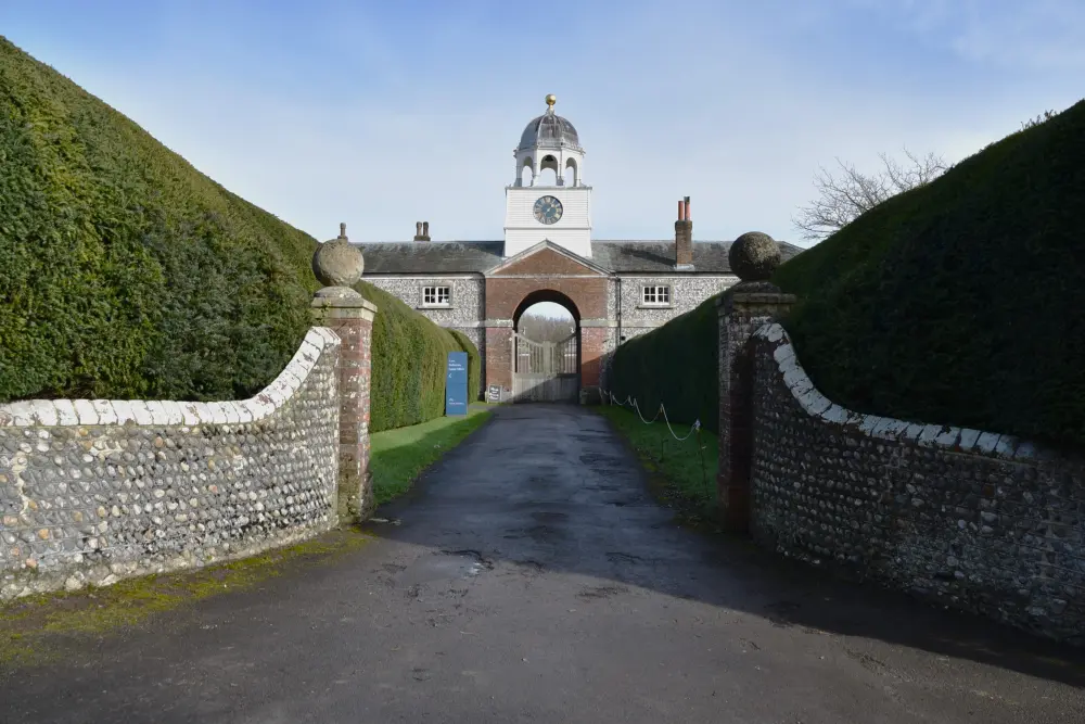 Photo de Les écuries de Glynde au sud-ouest de la maison - Historic England