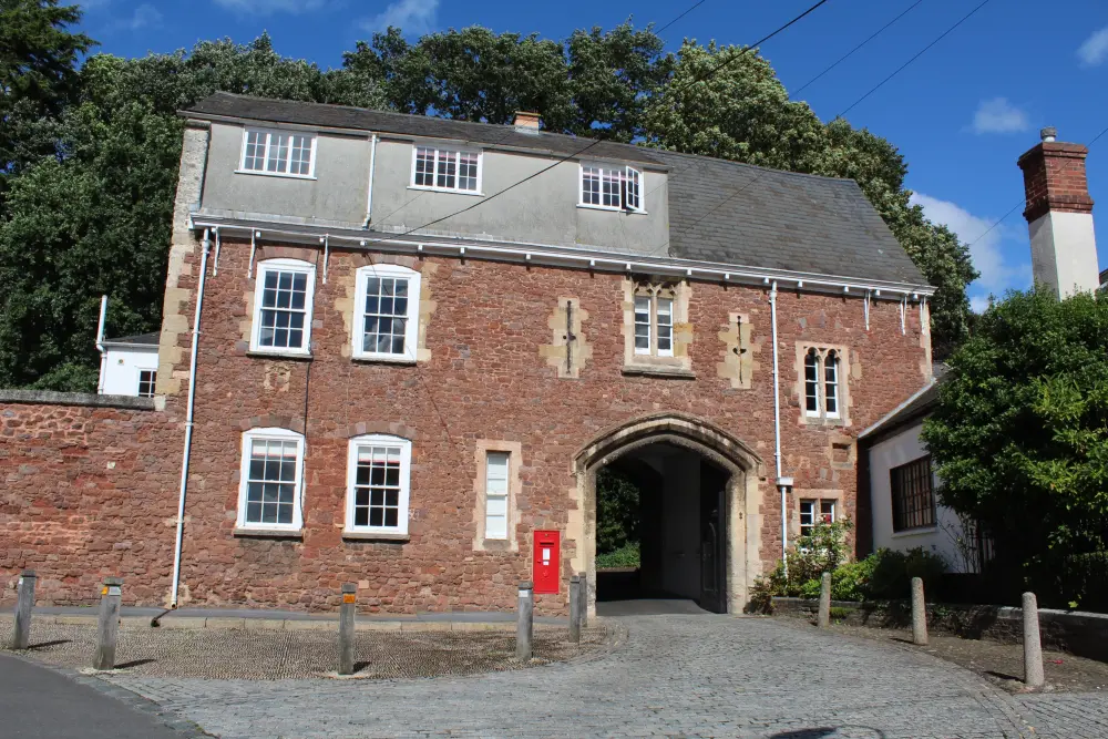 Foto von Torhaus zum Bischofspalast - Historic England