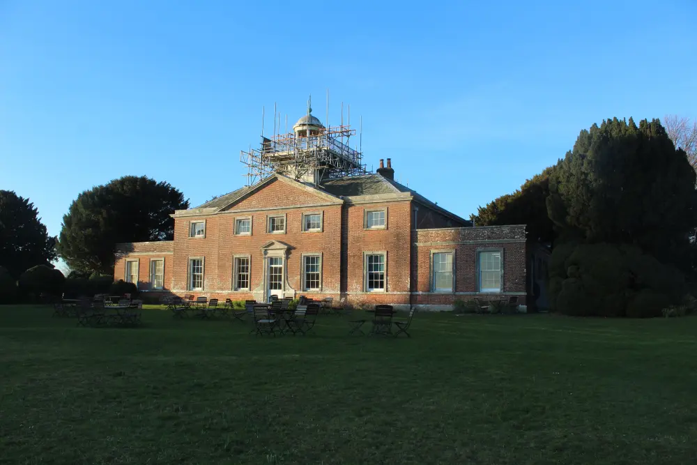 Photo de L'ancienne lessive et la cuisine à Up Park au nord-est de la maison - Historic England