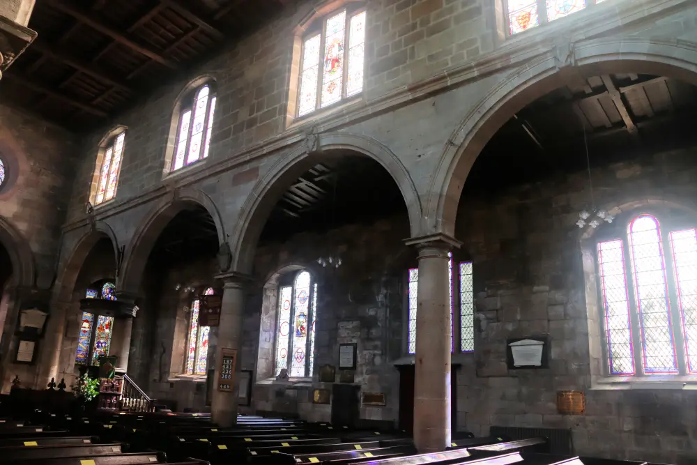 Photo de Église de la Sainte Trinité - Historic England