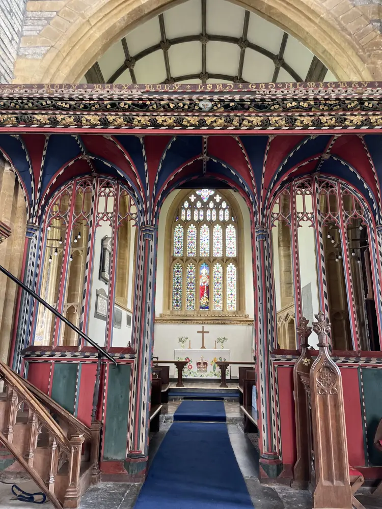 Photo de Église de la Sainte Trinité - Historic England
