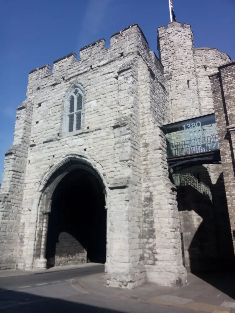 Photo de La porte ouest - Historic England