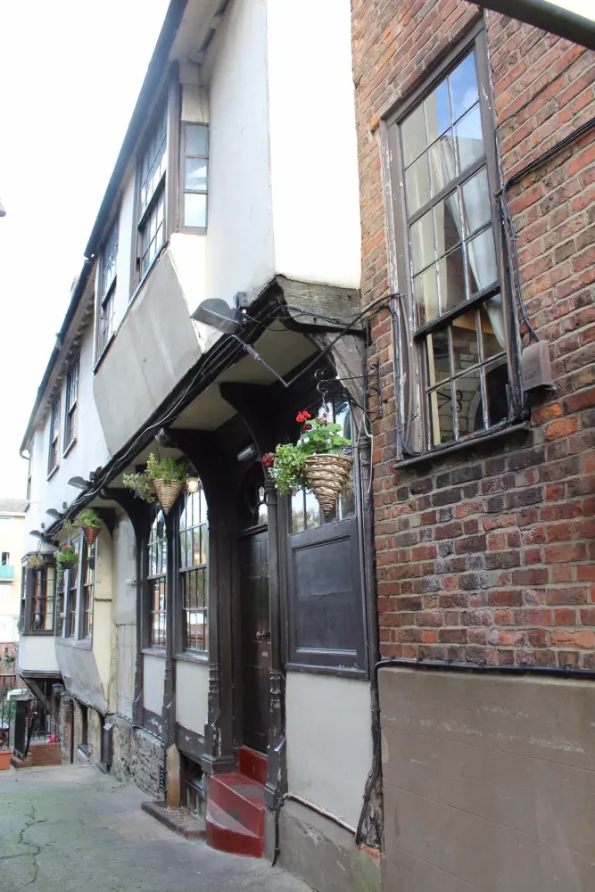 Photo de Dick Whittington Tavern, 100 Westgate Street - Historic England