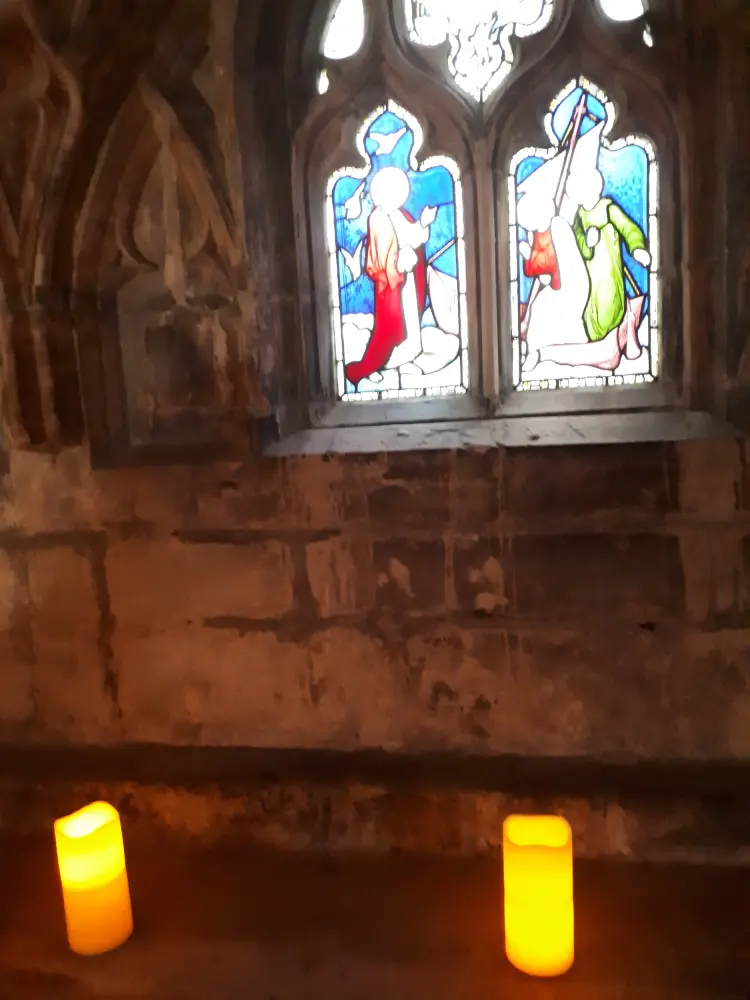 Foto di CHATERAL CHIUSTER E TAPETTO - Historic England