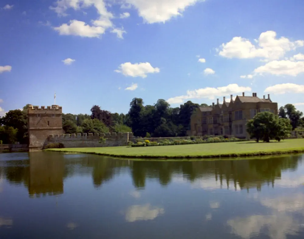 Photo de Château de Broughton et murs attachés - Historic England