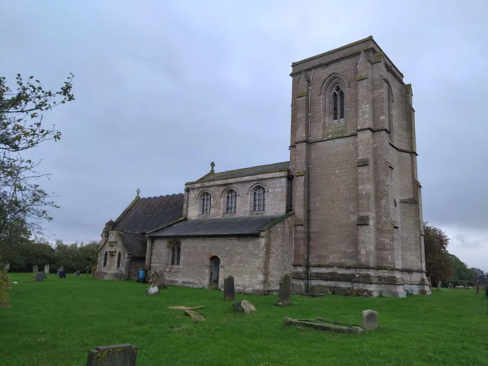 Photo de Église de St James et St John - Historic England