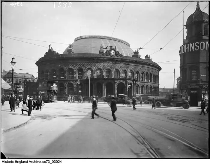 Photo de Échange de maïs - Historic England / Historic England Archive
