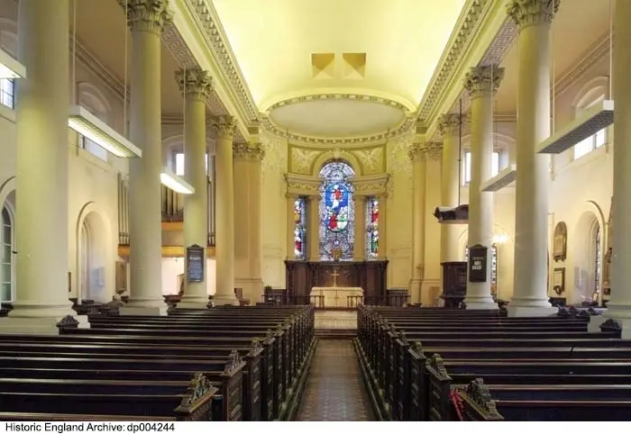 Photo de Église de la Sainte Trinité - Historic England / Historic England Archive